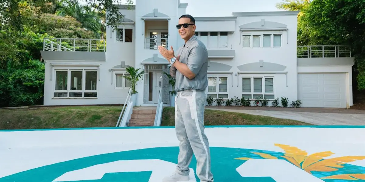 Así que si eres un fanático de Daddy Yankee y quieres alojarte en su mansión, te contamos que estará disponible solo para tres reservas individuales (una noche por día).