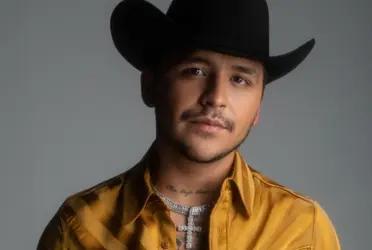 Christian Nodal no siempre fue rico y una teoría asegura tuvo que trabajar atendiendo este famoso negocio