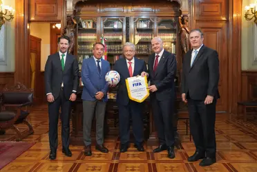 El presidente Andrés Manuel López Obrador se reunió esta tarde con Gianni Infantino, presidente de la FIFA en Palacio Nacional,