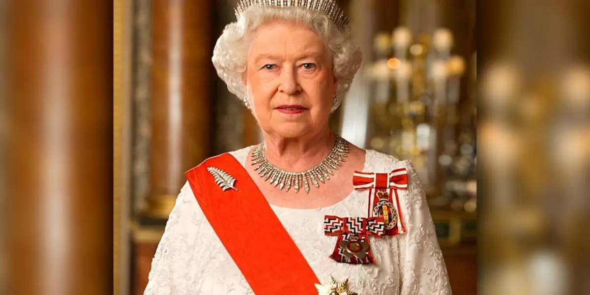 La Reina Isabel II era una mujer que le gustaban los remedios caseros y esto hacia para limpiar sus joyas
