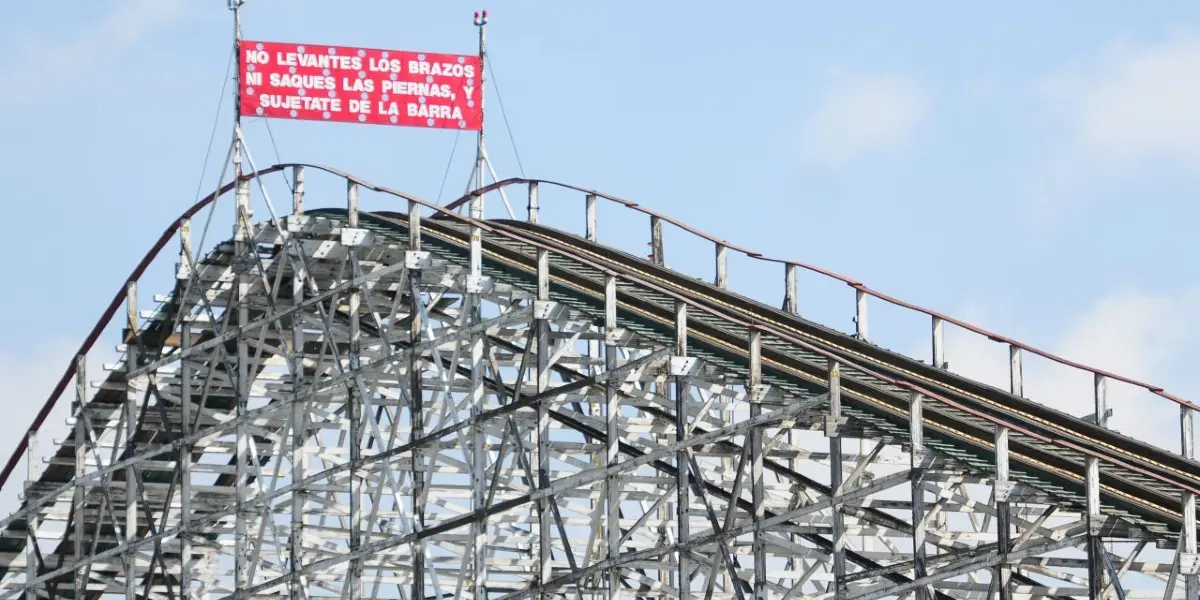 A poco menos de tres años del incidente, esta semana iniciaron los trabajos de desmantelamiento de las grandes atracciones.