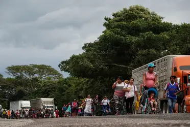 De acuerdo a la Universidad Nacional Autonoma de México “El principio de no devolución implica que "Ningún Estado Contratante podrá expulsar ni devolver de manera  alguna  a  un  refugiado  a  un  territorio  dentro  de  cuyas  fronteras  su  vida  o  libertad puedan correr peligro en virtud de su raza, religión, nacionalidad, pertenencia a determinado grupo social u opinión política",