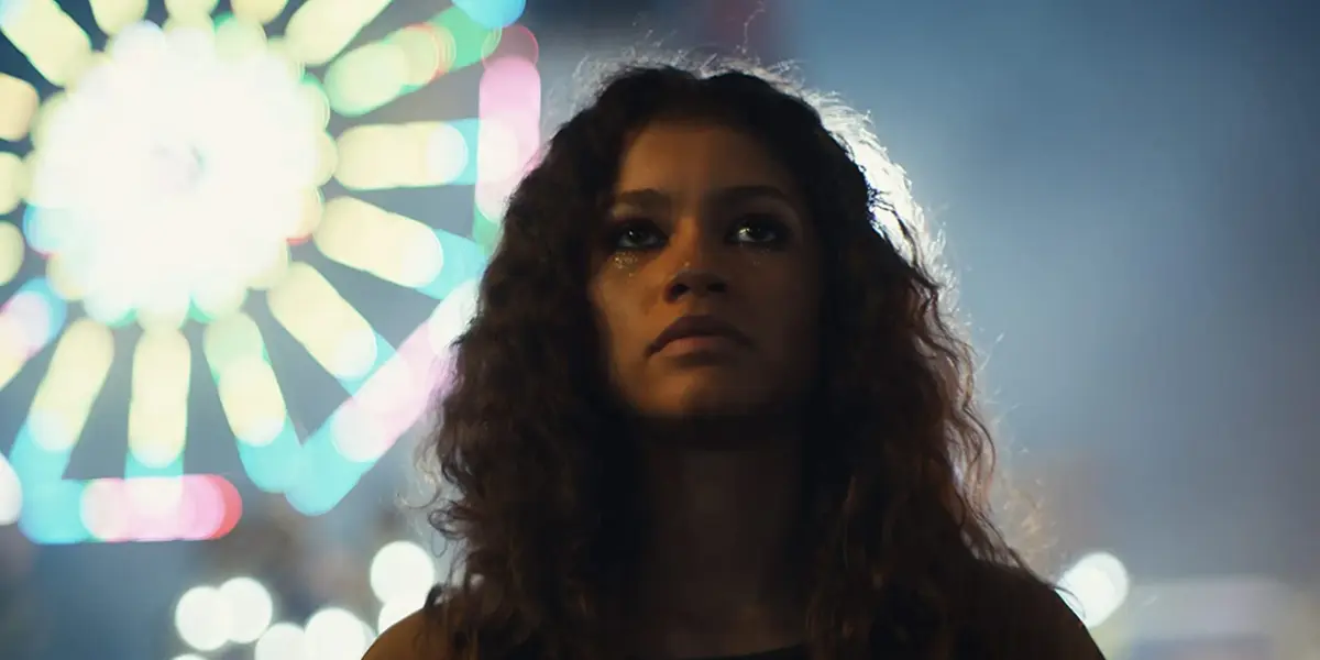 El clip muestra a Rue (Zendaya) cantando Call Me Irresponsible. También incluye breves escenas de una fiesta con Jules (Hunter Schafer), Kat (Barbie Ferreira), Maddy (Alexa Demie) y Cassie (Sydney Sweeney). 