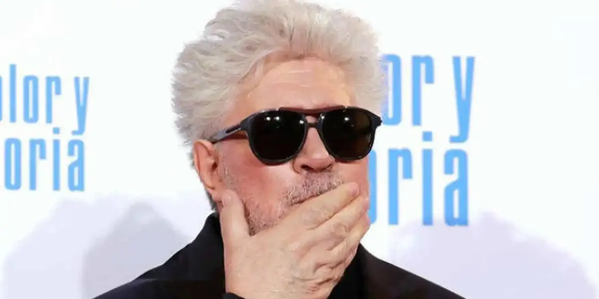 El director español Pedro Almodóvar comentó que el papel es uno de sus pocos fetiches. Por eso, haber llevado su último guion, el de la cinta “Madres Paralelas”, a un libro no es más que “un homenaje a sí mismo”, comentó este martes en la presentación del volumen en Madrid. 
 