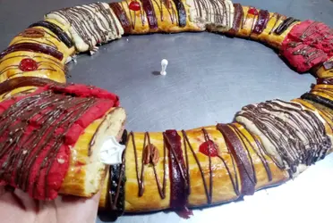 En la Zona Metropolitana de Guadalajara, puedes encontrar una variedad de roscas de reyes, desde las tradicionales hasta algunas con adaptaciones especiales.