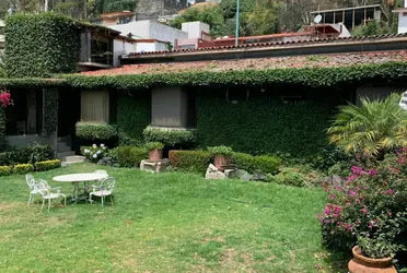 Fue creado como un proyecto residencial modernista a partir de 1945, en el que participaron muchos destacados arquitectos mexicanos, notablemente Luis Barragán y Max Cetto. Tiene una extensión de 5.1 km². 