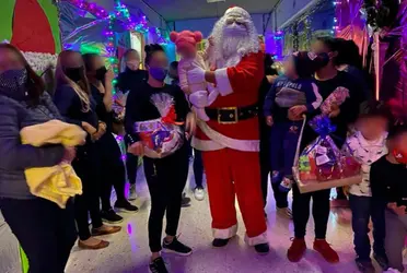 Papa Noel convivió con las mamás y sus hijos, además tuvieron la oportunidad de fotografiarse con él.