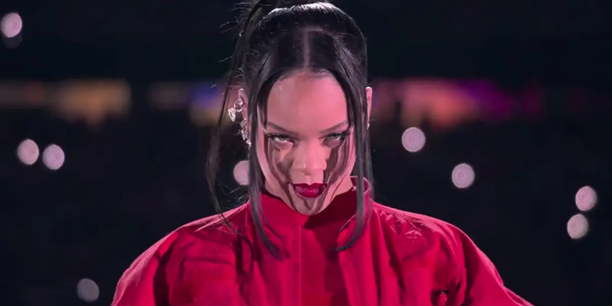 Rihanna aprovechó el Halftime Show para mandar aterradores mensajes de sus creencias 